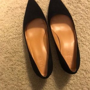 Kitten heel 1” pump